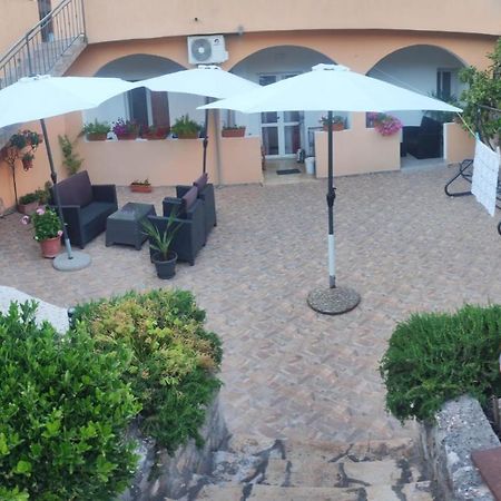 Apartments Pharia Jelsa  Exterior photo